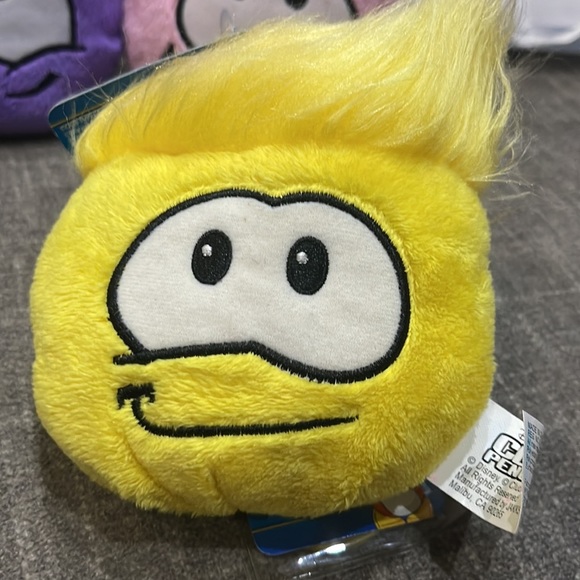 Club Penguin Puffles Green & yellow w/used coin/ purple no coin/ red sold - Picture 4 of 5